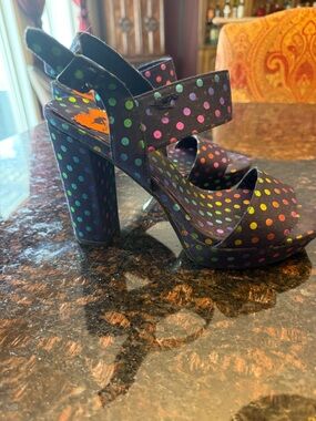 Rocket Dog Black Platform Sandals with Multicolor Polka Dots